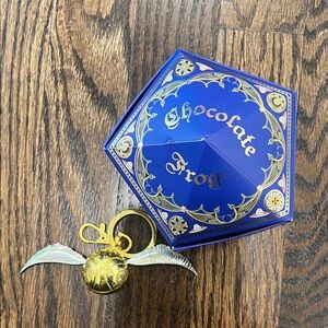 Barnes & Noble Blue and Gold Chocolate Frog Box with Keychain